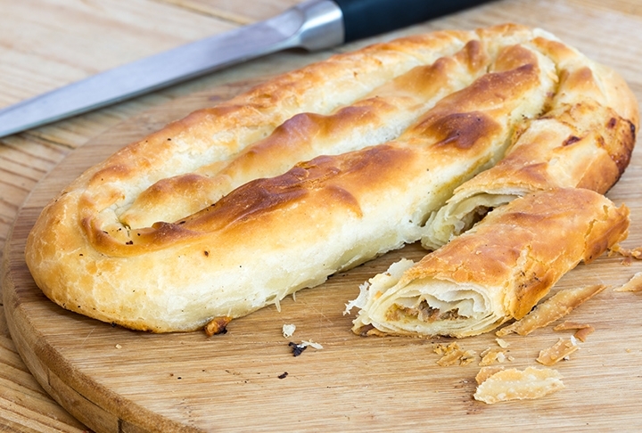 Çarşaf Böreği Tarifi (Kol Böreği), Nasıl Yapılır? YKV